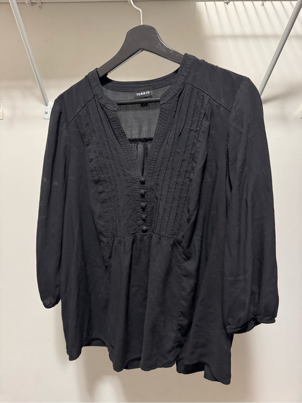 Torrid Black Pintuck Button Peasant Top Size 00